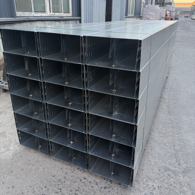 槽式加隔板桥架